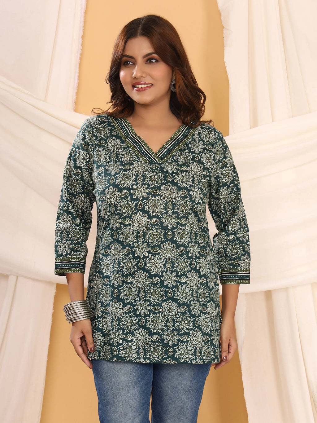 Ajrakh Green & White Geometric Print Pure Cotton Top